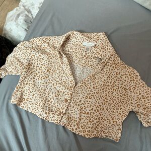 Cropped Leopard Print Button-Up Top - White & Tan